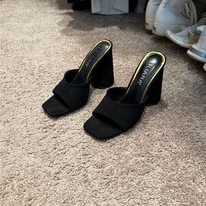 Liliana Black Open-Toe Mules
